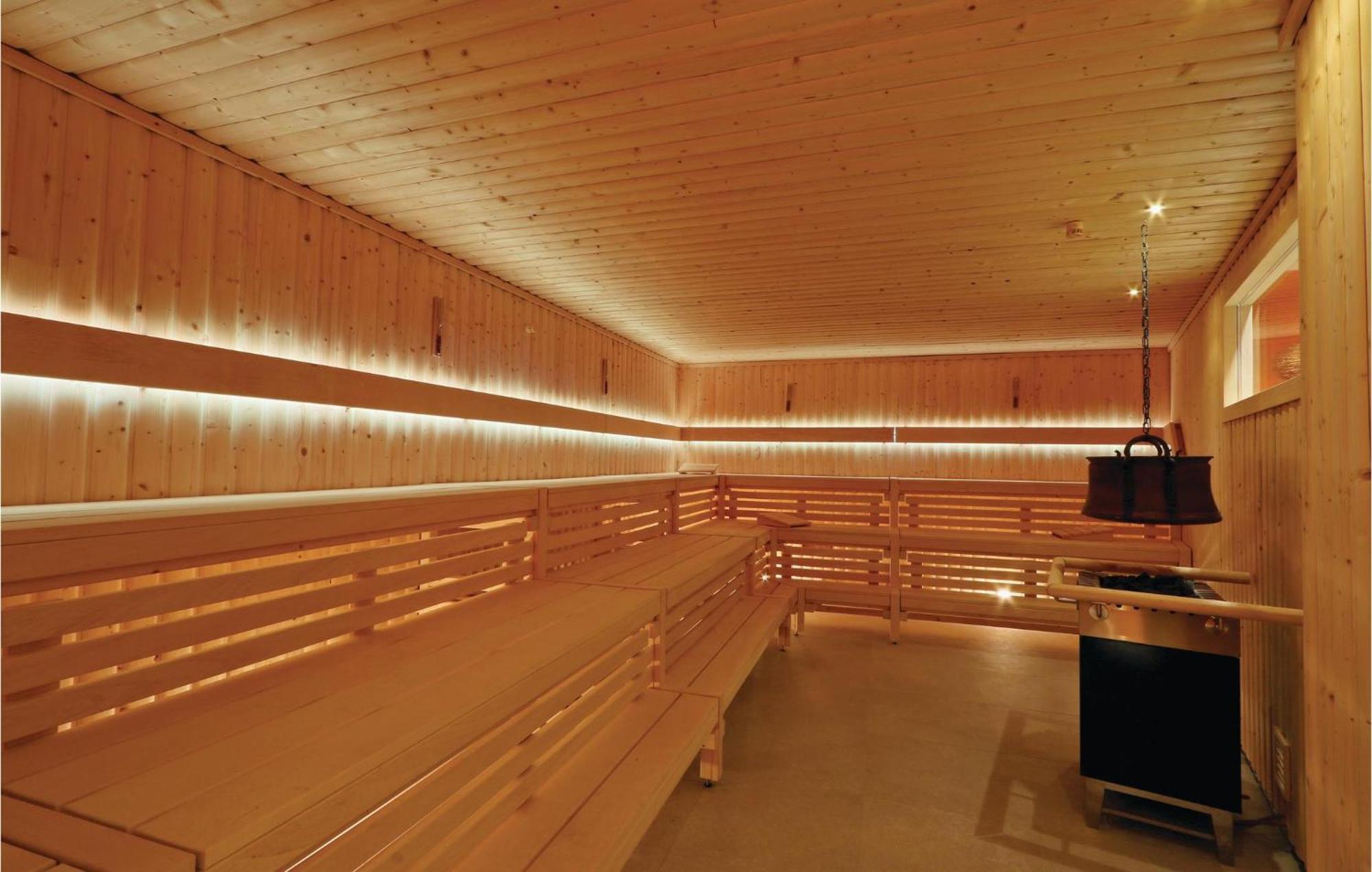 Awesome Apartment In Luebeck Travemuende With Sauna ภายนอก รูปภาพ